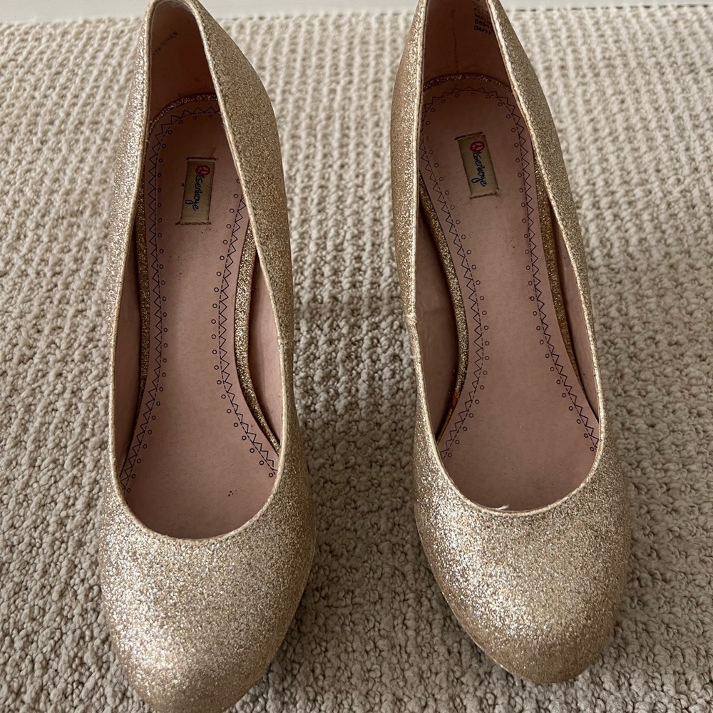 Olsenboye Heels - Picture 4 of 7